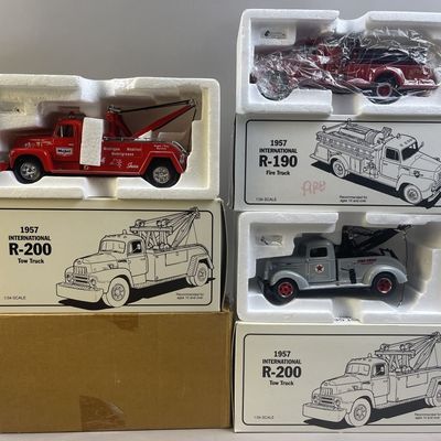 Sale Photo Thumbnail #172: 3 First Gear IH Model Service Trucks 1/34 Scale