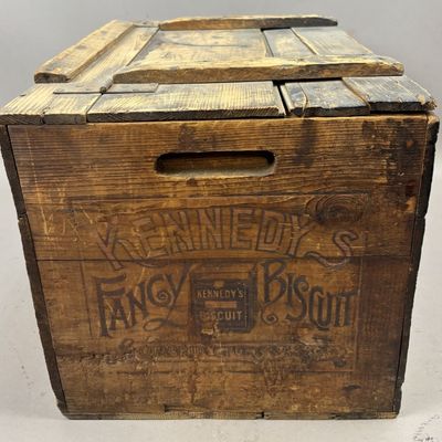 Sale Photo Thumbnail #417: Kennedy's 20s Fancy Biscuit Wooden Shipping Crate