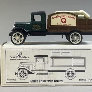 Sale Photo Thumbnail #164: 3 Cast Iron & Die Cast Antique Car Models 1:25