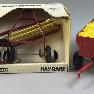 Sale Photo Thumbnail #147: Ertl Farmall Tractor & Farm Implements 1/16 Scale