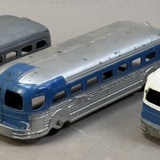 Sale Photo Thumbnail #16: Lot 3 6" 1950s Tootsie Toy Greyhound Line Buses