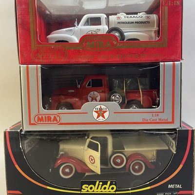 Sale Photo Thumbnail #158: (3) Die Cast Metal Texaco Service Trucks 1:18 Scale