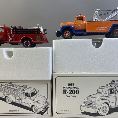 Sale Photo Thumbnail #170: 2 IH 1957 Fire & Tow Truck Die Cast Models 1/34