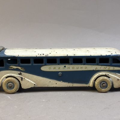 Sale Photo Thumbnail #17: Antique Arcade Cast Iron 30s Greyhound Line Bus