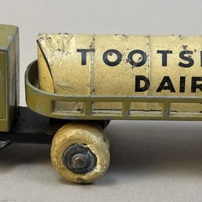 Sale Photo Thumbnail #6: Tootsie Toy #0805 Mack Milk Dairy Truck Green EX+