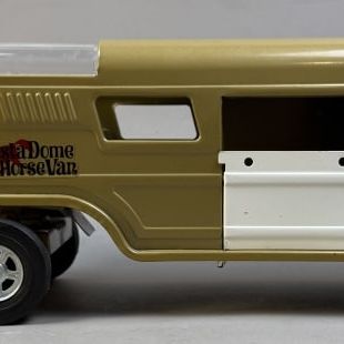 Sale Photo Thumbnail #40: Structo by Ertl Toys Vista Dome Horse Van Trailer