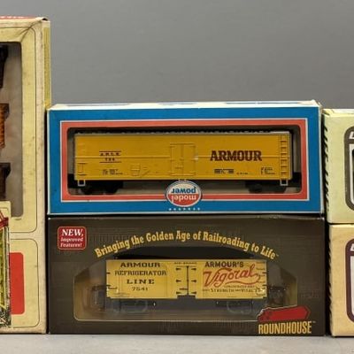 Sale Photo Thumbnail #209: Lot of 5 Armour's Train Cars