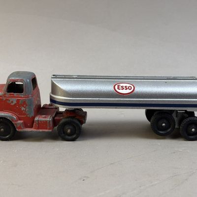 Sale Photo Thumbnail #5: Esso Gasoline Tanker 8.5" Semi Truck Tootsietoy