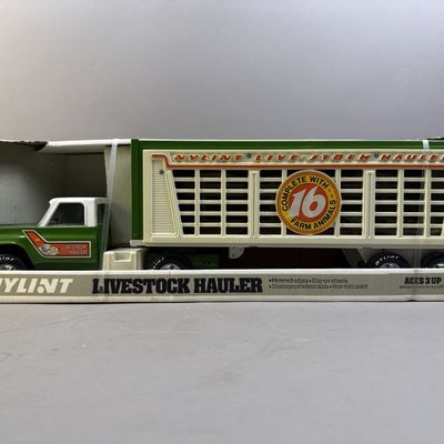 Sale Photo Thumbnail #31: Nylint Live Stock Hauler No 4190 NOS w Orig Box Box