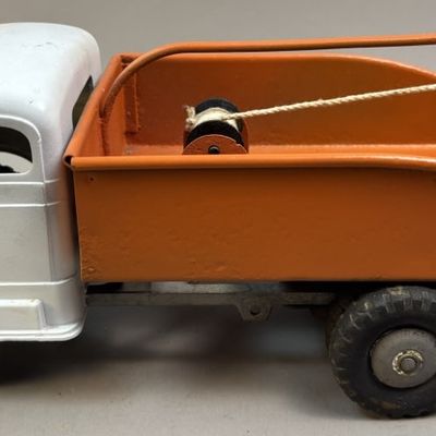 Sale Photo Thumbnail #66: Strutco Press Steel Toyland Windup Tow Truck