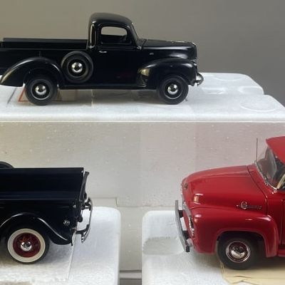 Sale Photo Thumbnail #174: Assortment of 3 Ford Pickup Die-Cast Models 1/24