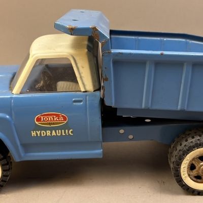 Sale Photo Thumbnail #113: Vintage Tonka Hydraulic Dump Truck