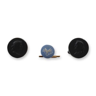 Sale Photo Thumbnail #456: 3pc Wedgwood Black Basalt and Blue Jasperware Jewelry Set Including Cufflinks and Pin