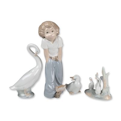Sale Photo Thumbnail #319: 4pc Nao by Lladro Spanish Porcelain Figurines