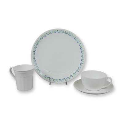 Sale Photo Thumbnail #119: 4pc Bone China Wedgwood Dishes: Dinner Plate, Teacup, Saucer, and Mug