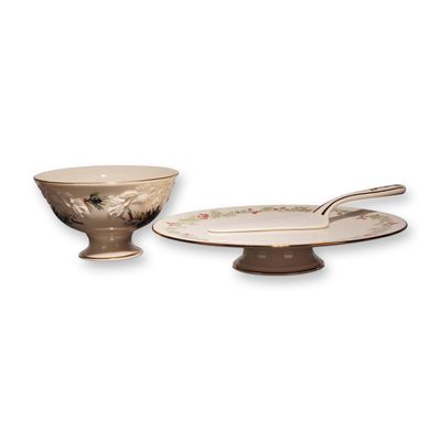 Sale Photo Thumbnail #431: Lenox Williamsburg Boxwood and Pine Three-Piece Porcelain Tableware Set