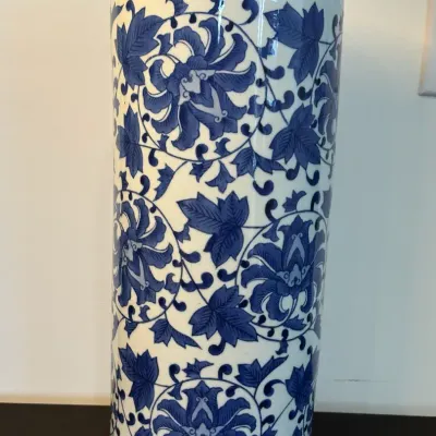 Large Blue & White Floral Decorative Vase with Ornate Wooden Display Stand – 17”