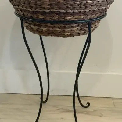 Woven Basket Plant Stand with Metal Legs