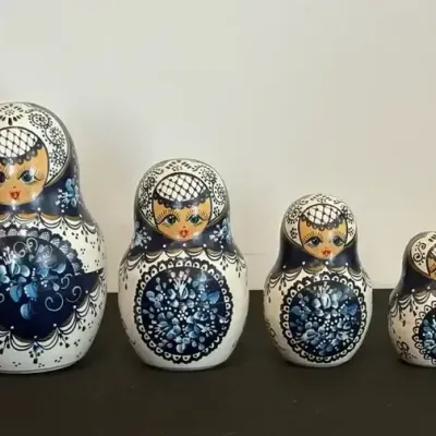 1994 Russian Matryoshka Nesting Dolls 10-Piece Set Hand Painted Blue & White