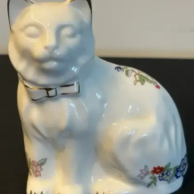 Royal Tara Bone China Cat Figurine