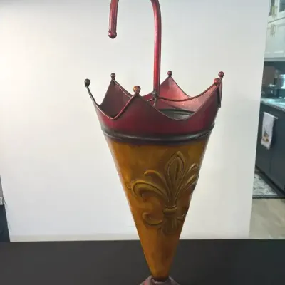 Metal Umbrella Stand Holder – Fleur-de-Lis Design – Decorative Red & Brown Finish