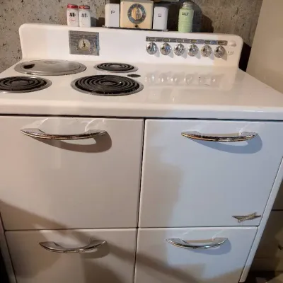 Vintage General Electric Deluxe Stove