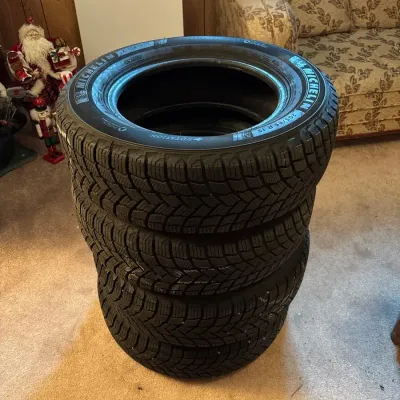 2021 Michelin X-Ice Snow Tires (205/65R15)