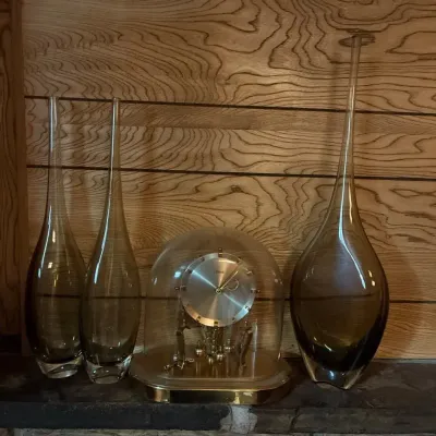 Kundo Mantle Clock & Three Unique Vases