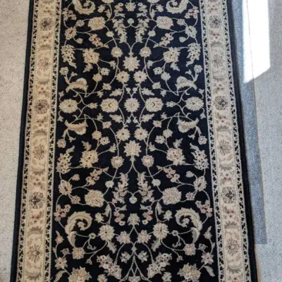Karstan Persian Renaissance Wool Pile Area Rug W/Non-slip Under Rug