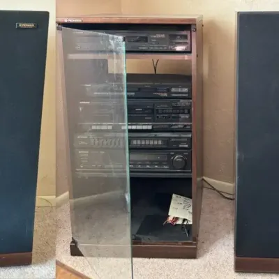 Vintage Pioneer Stereo Sound System w/ 2 Speakers