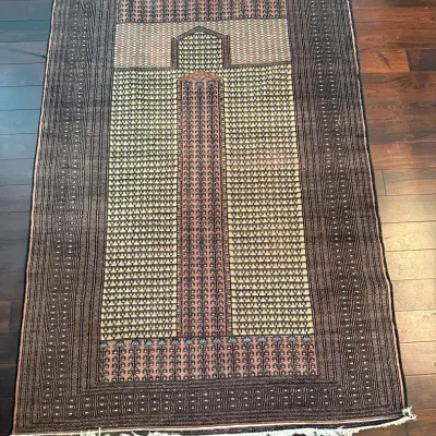 Hand-Knotted Bokhara-Style Geometric Area Rug with Fringe