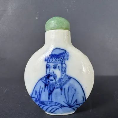 Chinese Blue & White Porcelain Snuff Bottle Figural Design Green Stone Stopper