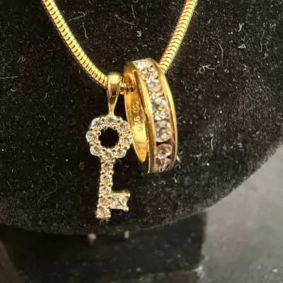 14K Gold & 925 Sterling Silver Diamond Key & Circle Pendant Necklace - 6.86g 