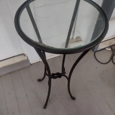 Sale Photo Thumbnail #401: Metal Frame Round Glass Top Patio Accent Table