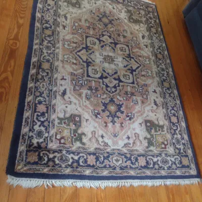 Sale Photo Thumbnail #616: Oriental Style Area Rug 6'x4'  Upstairs item,  Bring assistance to remove.
