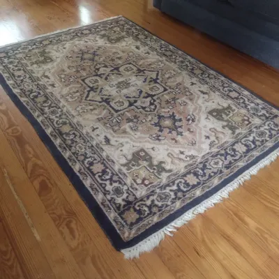 Sale Photo Thumbnail #615: Oriental Style Area Rug 6'x4'  Upstairs item,  Bring assistance to remove.