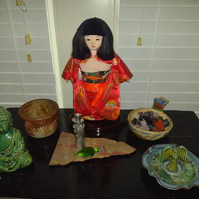 Sale Photo Thumbnail #255: Collection of Home Decor