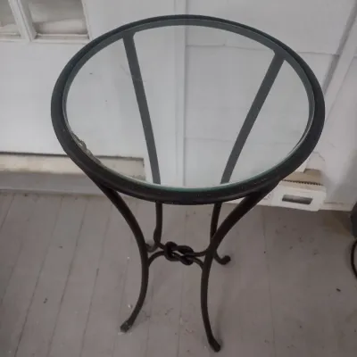 Sale Photo Thumbnail #397: Metal Frame Round Glass Top Patio Accent Table