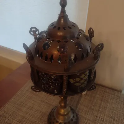 Sale Photo Thumbnail #268: Vintage Moroccan Design Brass and Stained-Glass Bead Table Lamp