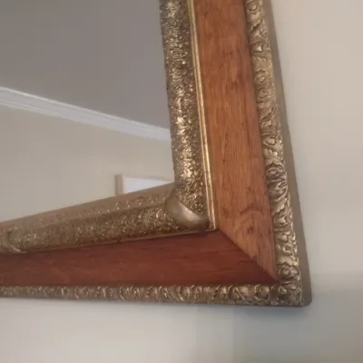 Sale Photo Thumbnail #597: Traditional Giltwood Framed Wall Mirror
