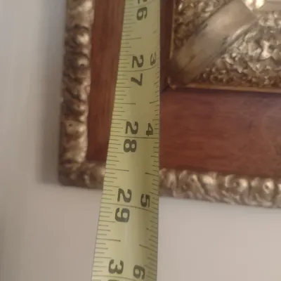 Sale Photo Thumbnail #600: Traditional Giltwood Framed Wall Mirror