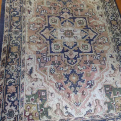 Sale Photo Thumbnail #617: Oriental Style Area Rug 6'x4'  Upstairs item,  Bring assistance to remove.