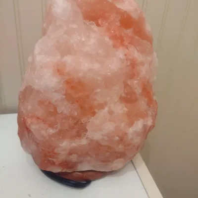 Sale Photo Thumbnail #162: Himalayan Salt Lamp