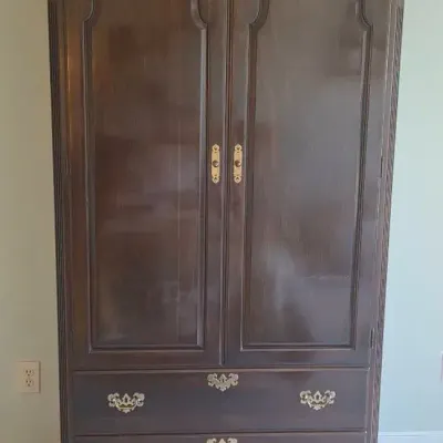 Ethan Allen Georgian Court Collection Armoire 