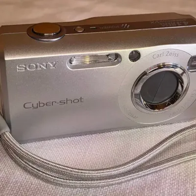 Sony Digital Still Camera DSC-S40 Cyber-Shot