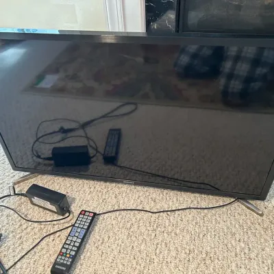 Samsung 31” TV With Remote 