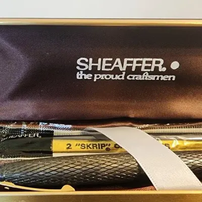Vintage Sheaffer Fountain Pen – Textured Metal – Original Case & Skrip Cartridges