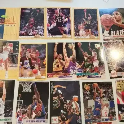 Vintage 1990s Basketball Trading Card Lot – Classic Draft Picks, Fleer Ultra, Upper Deck, SkyBox
