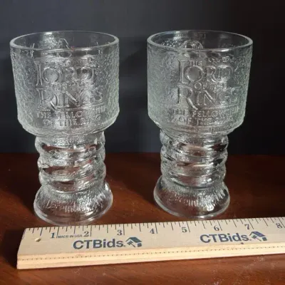 2001 Lord of the Rings: Fellowship of the Ring Glass Goblet Mugs Set (Gandalf & Strider)