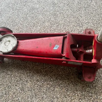 Hydraulic Floor Jack 